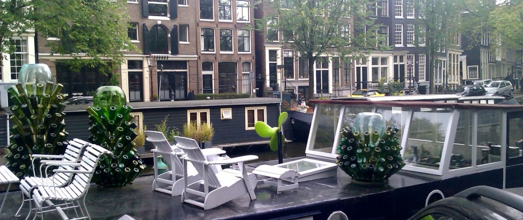 Think they like to party on that houseboat?